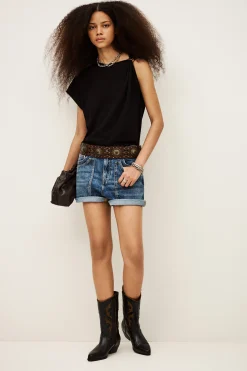 ALLIA< Discount