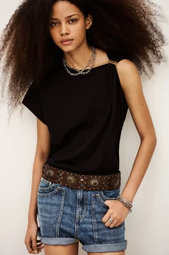 ALLIA< Discount