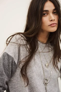 CHAYA< Online